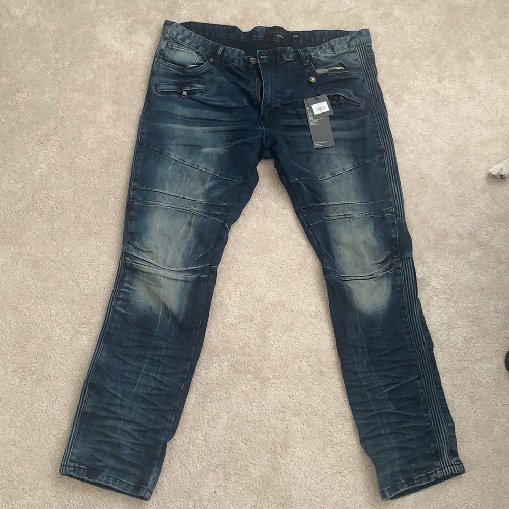 Men’s dark wash jeans